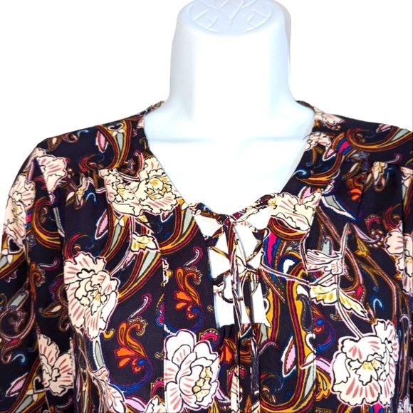 NWT.. Limited Women Small Purple Floral Blouse ...Size Small - Picture 2 of 7